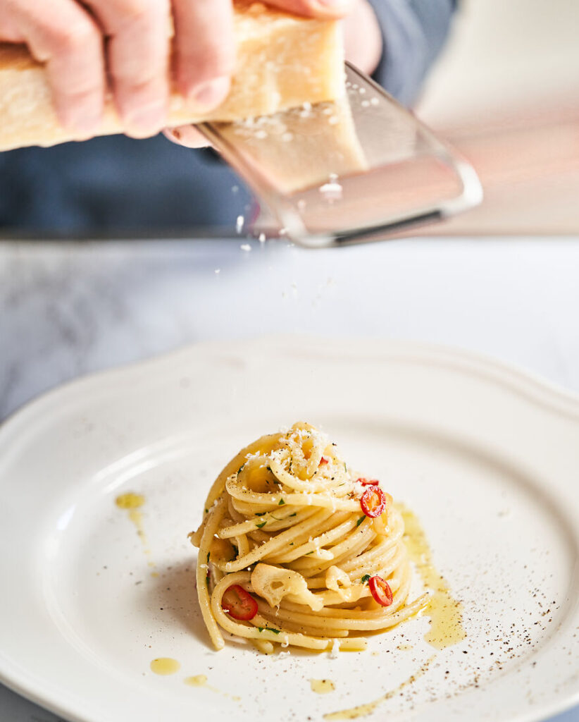 Aglio e Olio med parmesan og persille