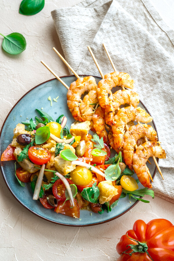 Panzanella med grillede rekespyd