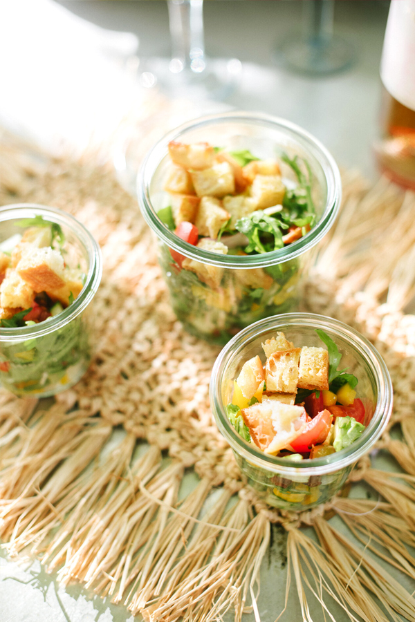 Panzanella til piknik i murerglass